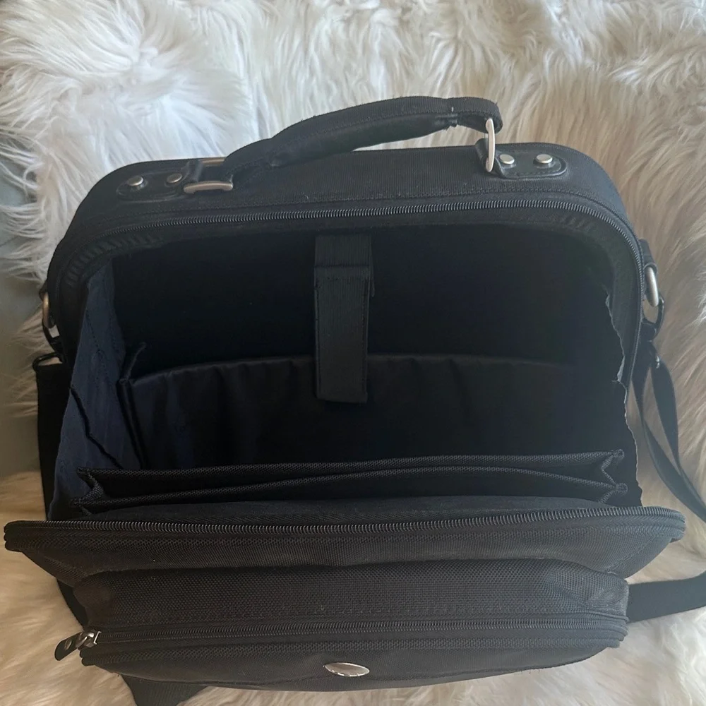 Dell Black Compact Laptop Briefcase with Shoulder Strap